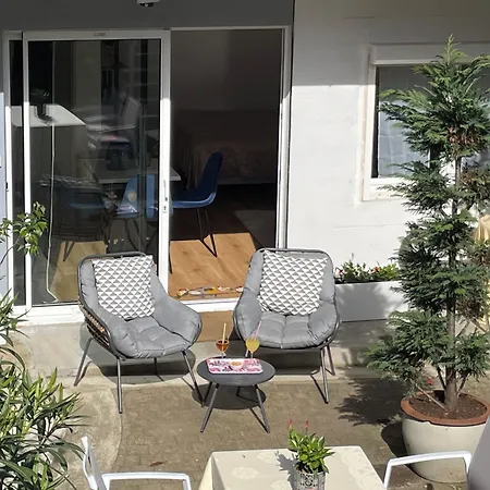 Saint Clair Hotel 2*