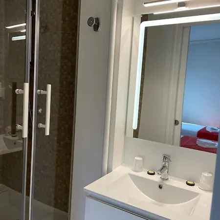 Saint Clair Hotel 2*