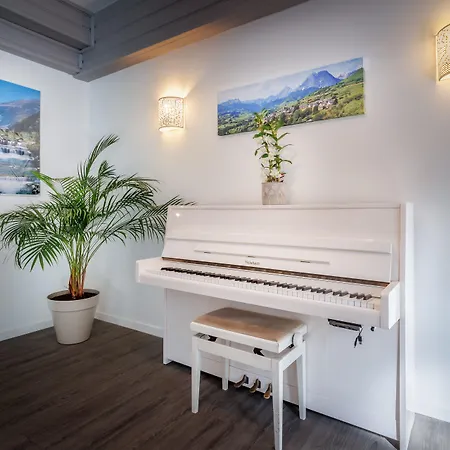 Saint Clair Hotel Lurdy